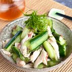 鶏むね肉ときゅうりの梅しそ和え【レンジでしっとり】