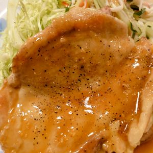 プイプイモルンの作ってみた!投稿(お店の味みたいと褒められる♪ガリバタレモンチキンステーキ)