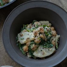 【素材の旨味があふれる】カブとひよこ豆のまろやか煮