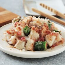 【超絶しっとり!鶏むね肉とオクラの梅おろしあえ】