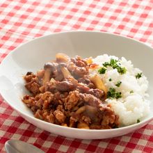 豚肉で作る【ハヤシライス】フライパンで煮込み5分・ルー不要!