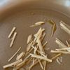 エビとズッキーニと新玉ねぎの塩炒め【新生姜の香り♪】の工程2