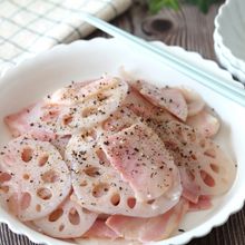 旨味たっぷり！レンチンで超簡単♡れんこんとベーコンの重ね蒸し