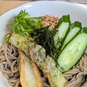 まゆのの作ってみた!投稿(【ちくわの磯辺揚げと納豆の冷やしそば】ぱぱっと作れる夏の味)