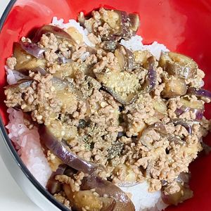 BeBe.dondonの作ってみた!投稿(なすとひき肉のカレーオイぽん炒め)