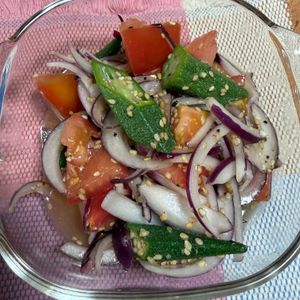 ゆっこの作ってみた!投稿(超絶美味しい《トマトとおくら♡ペッパーナムル》)