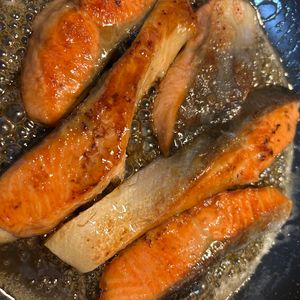 1288171の作ってみた!投稿(【鮭のレモンバター醤油ソテー】さっぱりコク旨♡簡単お魚レシピ)