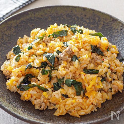 【えごまの葉のキムチチャーハン】旬のえごまの葉がアクセント♪