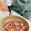 【じゃがいもカレー炒め】包丁使わずできる!誰でもワンパンの工程1