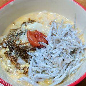 まゆのの作ってみた!投稿(体調不良時に♪もずくとしらす干しの雑炊)