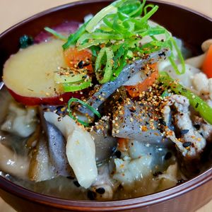 まゆのの作ってみた!投稿(ほっこり♩さつまいもときのこの豚汁)