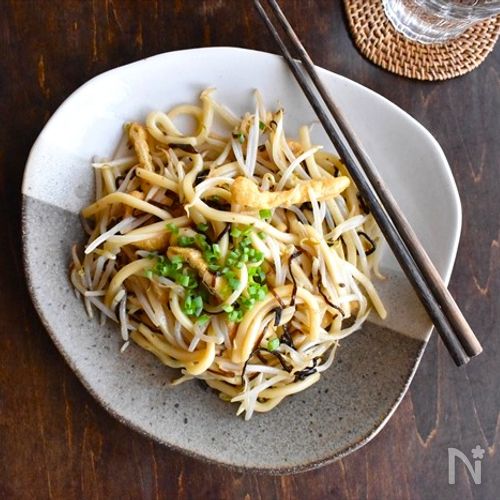 【もやしと油揚げの塩昆布焼うどん】お肉なしでも激うま！