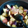 鶏肉と茄子のガリバタ炒めの工程2