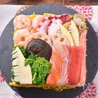 ひっくり返して豪華絢爛！ひな祭りのサプライズ隠し寿司