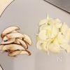 《コスパ◎食べ盛りさんにも》豚こま肉と卵で他人丼の工程1
