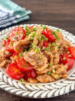 ご飯がすすむ！【豚こまとミニトマトの中華炒め】