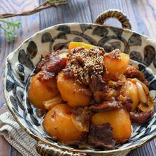 圧力鍋でトロトロ！＊スタミナ牛すじ肉じゃが＊