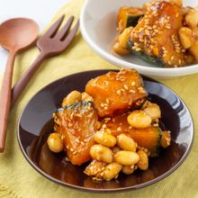 お弁当にもおすすめ！かぼちゃと大豆の甘辛炒め