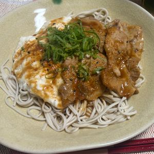 ゆっこの作ってみた!投稿(10分で簡単！がっつり肉乗せ♡とろろ蕎麦)