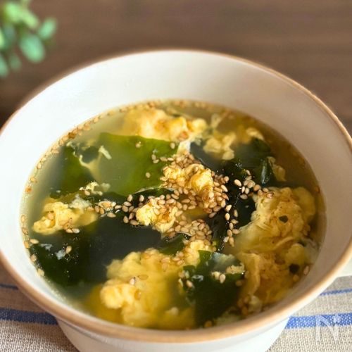 【ふんわり卵とわかめの中華スープ】5分で簡単やさしい味