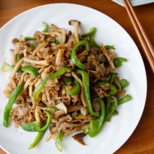 『エリンギ青椒肉絲』お手軽♬ご飯がススム◎