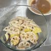 ご飯が進む！【さつまいもと蓮根ときのこのにんにく味噌炒め】の工程2