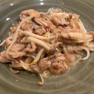 surgの作ってみた!投稿(ご飯が進みすぎる！『豚こまともやしのオイ味噌炒め』節約レシピ)