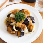 『豚バラとなすの甘酢炒め』ブロック肉でボリューム満点◎