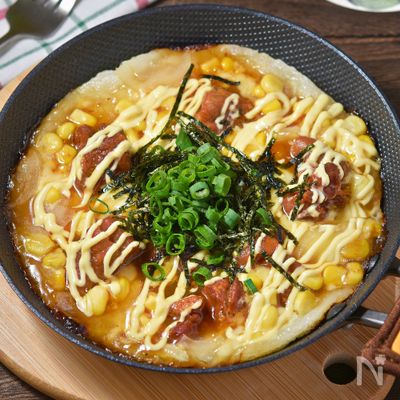 【やきとり缶で照り焼きチキン風もちピザ】フライパンでお手軽