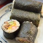 【具材はレンジで♡】まきす要らず！甘辛そぼろの恵方巻き