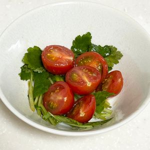 キャピタンの作ってみた!投稿(ミニトマトと三つ葉のわさび醬油マリネ)