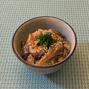 𝔂𝓾𝓶𝓲🍓の作ってみた!投稿(甘辛味がおいしい♩牛肉ときのこの混ぜごはん)