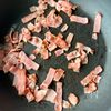 ワンパン10分♪【とろ〜りチーズのバジルトマトパスタ】の工程1