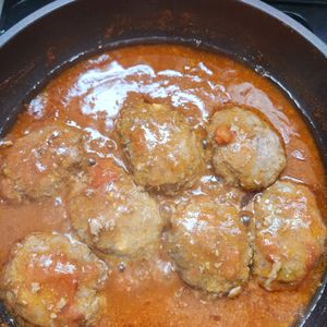 とももの作ってみた!投稿(チーズin逆ロールキャベツ♩トマト煮込みバンバーグ)