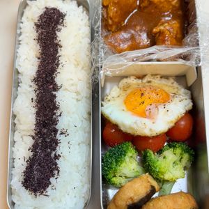 Tsuneaki Okadaの作ってみた!投稿(お弁当にもぴったりな「ミニ煮込みハンバーグ」)