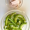 10分で完成！ゴーヤとハムのふわふわ卵炒めの工程1