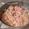 【むね肉とベーコンのクリーム煮】下処理なしで驚くやわらかさ♡の工程1