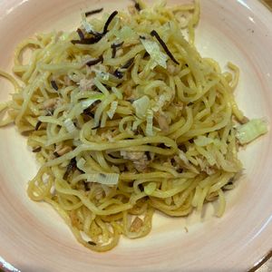 くだもの大好き🧡の作ってみた!投稿(【5分で最強焼きそば】ツナと塩昆布焼きそば)