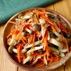 レンジで5分！【きのことにんじんのおかかバター和え】