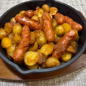 楽ラク手抜キッチン🐶🐾の作ってみた!投稿(旨すぎる！新じゃがとソーセージのオニオンソースまみれ焼き)