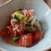 くろとわの作ってみた!投稿(新玉ときゅうりとトマト《にんにくごま味噌サラダ》)
