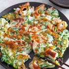 長ねぎの青い部分活用!ちくわの絶品ねぎだくチヂミ【混ぜて焼くだけ】