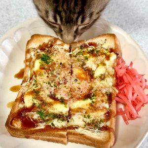 のりのり🐾🎀🤍の作ってみた!投稿(お好み焼き風めだまトースト)