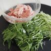 たった10分！豚こまと水菜のうまだれ炒めの工程1