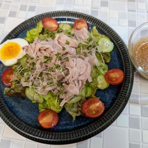 252183の作ってみた!投稿(【ごま味噌ダレ冷しゃぶサラダ】少しのポイントでお肉やわらか☆)