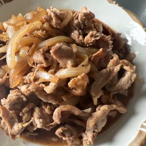 こめちゃんの作ってみた!投稿(【10分で!定食屋さんの豚肉の生姜焼き】黄金比で簡単やわらか)