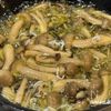 手軽な和食材で作る！きのこのアヒージョの工程11