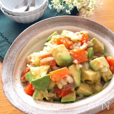 美味しすぎ♪生姜がポイント♡アボカドとサーモンの和風マリネ