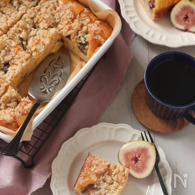 米粉でしっとりモチモチ♪いちじくのクランブルケーキ
