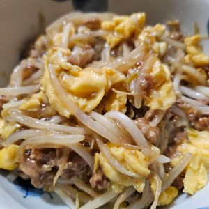 Maiの作ってみた!投稿(シャキシャキもやしと卵の《甘辛♡そぼろ炒め》)